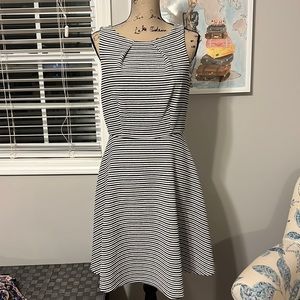 Elle black and white tank striped dress size small